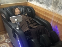 Tại sao nên chọn ghế massage Okusaki cho người già?
