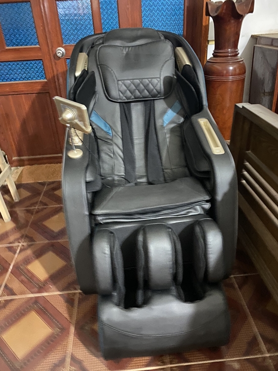   Địa chỉ mua ghế massage  tại Vĩnh Phúc uy tín  Ghe-massage-day-lui-cac-benh-co-xuong-khop-cua-nguoi-lam-viec-van-phong-2